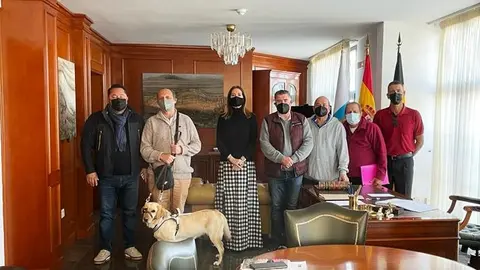 Reuni&oacute;n en La Oliva con Adivia para el taxi adaptado.