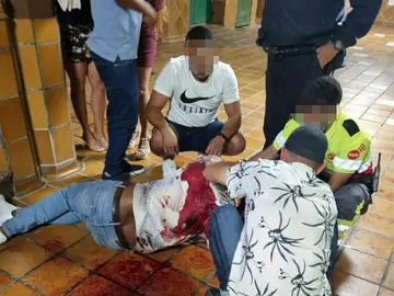 Imagen que circula en redes sociales de la agresi&oacute;n en Corralejo.