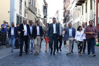 Imagen de Pedro S&aacute;nchez en La Palma difundida desde la Moncloa.