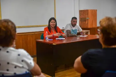 Reuni&oacute;n en el Ayuntamiento de Tuineje para organizar los activos navide&ntilde;os.