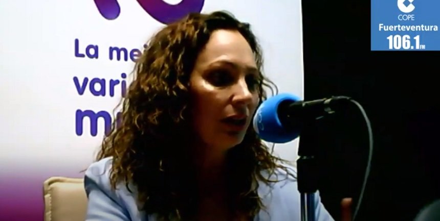 Sandra Domínguez en los estudios de COPE Fuerteventura. 
