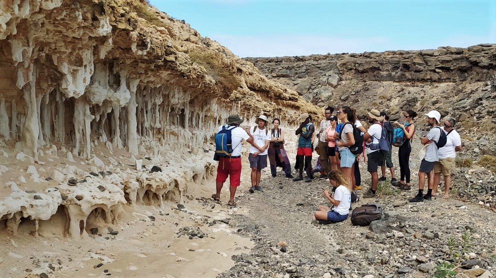 Visita de Avanfuer a un yacimiento paleontológico de Fuerteventura.