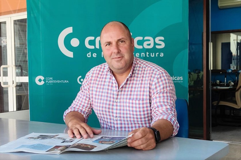 Sergio Lloret, en la redacción de Crónicas de Fuerteventura.