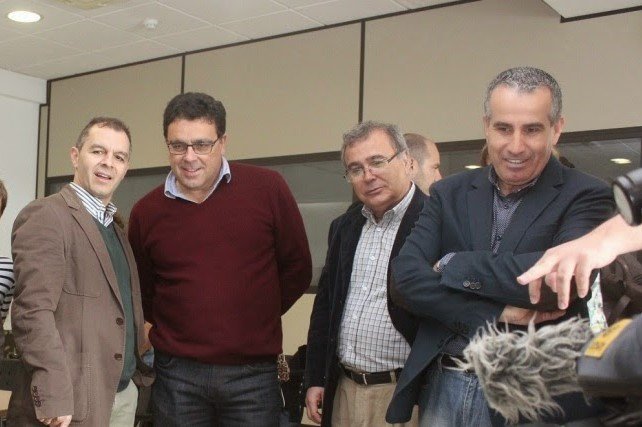 Manuel Miranda (segundo por la izda.) y Mario Cabrera (cuarto) en una imagen de archivo del Cabildo de 2015.