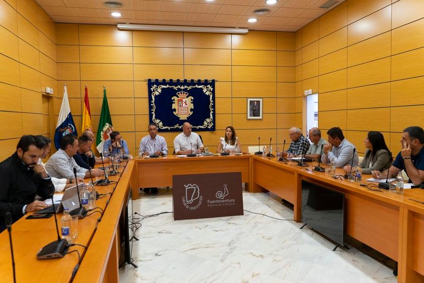 Reunión en el Cabildo de Fuerteventura.