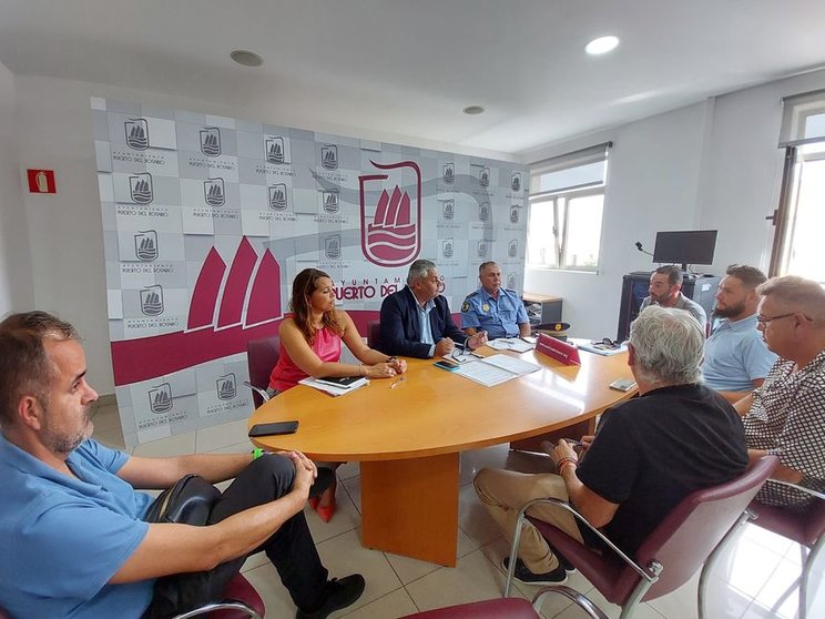 Reunión de Juan Jiménez con la nueva junta de la Cooperativa del Taxi.