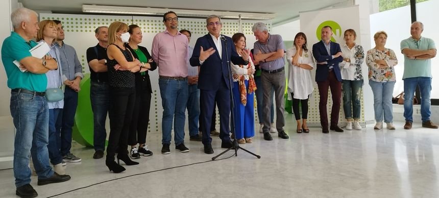 Rodríguez con un destacado número de dirigentes de Nueva Canarias.