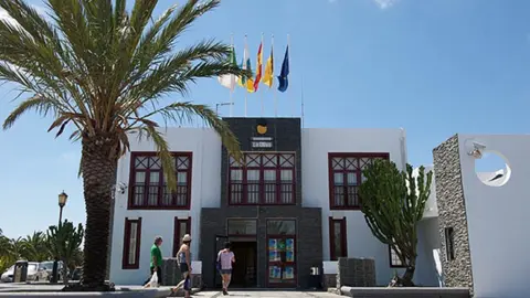 fachada Ayuntamiento La Oliva 2-pix