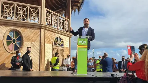 Santiago Abascal este s&aacute;bado por la ma&ntilde;ana en el parque Jos&eacute; Ram&iacute;rez Cerd&aacute; de Arrecife.