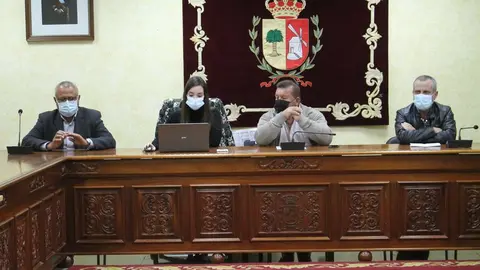 Pleno extrordinario celebrado viernes 11 por el Ayuntamiento de Antigua (2)