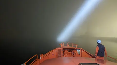 Embarcaci&oacute;n de Salvamento Mar&iacute;timo, en una intervenci&oacute;n nocturna.