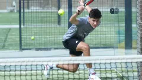 Tom&aacute;s D&iacute;az, ganador del el Campeonato Clasificatorio Nacional Canarias de Menores de P&aacute;del.