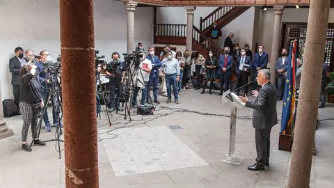 Rueda de prensa de &Aacute;ngel V&iacute;ctor Torres.