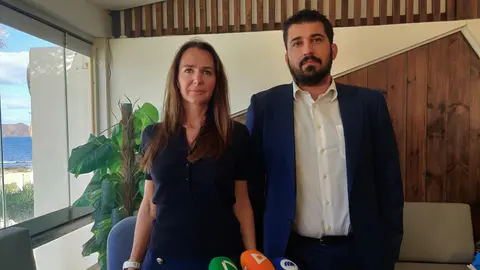 Natalya Karpukhina junto a su abogado Jos&eacute; Ram&oacute;n Gonz&aacute;lez