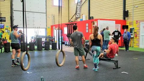 Alcalde y concejales felicitan el quinto aniversario de Crossfit 28 grados norte (1)