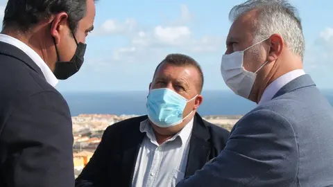 Reuni&oacute;n de &Aacute;ngel V&iacute;ctor Torres, Blas Acosta y Mat&iacute;as Pe&ntilde;a.
