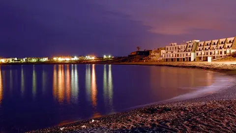 Imagen nocturna de Puerto Lajas.