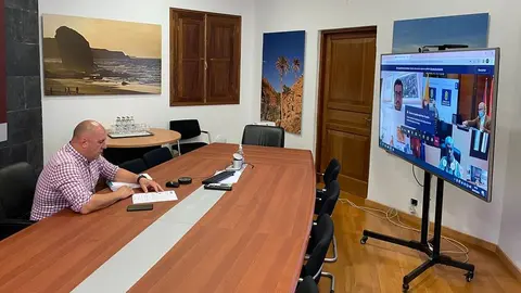 Sergio Lloret en la reuni&oacute;n de la Fecai.