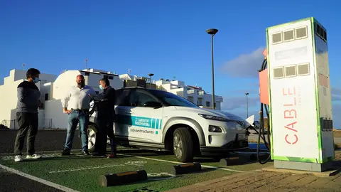 Punto de recarga de veh&iacute;culos el&eacute;ctricos en El Cotillo, habilitado en marzo de 2022.