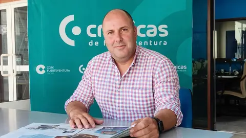 Sergio Lloret, en la redacci&oacute;n de Cr&oacute;nicas de Fuerteventura.