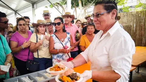Imagen del puchero en La Pe&ntilde;a difundida por el consejero Rayco Le&oacute;n.