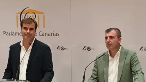 Rueda de prensa de Manuel Dom&iacute;nguez y Fernando Ense&ntilde;at.