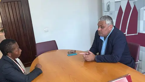 Reuni&oacute;n entre Juan Jim&eacute;nez y Cathy Ba.