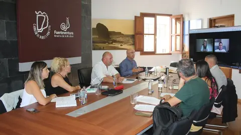 Sergio Lloret con el equipo de Gespl&aacute;n.
