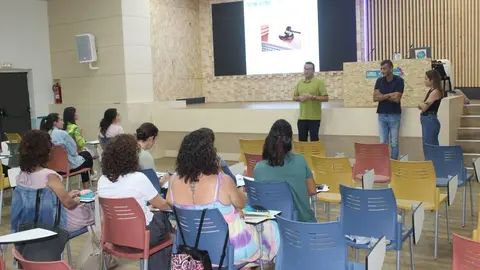 Curso para la protecci&oacute;n a la infancia y adolescencia.