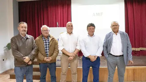 El presidente del Cabildo, Sergio Lloret, buscar&aacute; la reelecci&oacute;n en la Instituci&oacute;n Insular y fue elegido como cabeza de lista para Tuineje, mientras el presidente del partido, Pedro Armas, fue confirmado para la reelecci&oacute;n en P&aacute;jara.